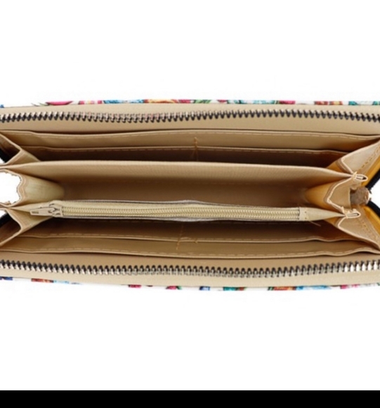 ❤️❤️ Floral Wallet NWT. Faux Leather - Picture 5 of 12